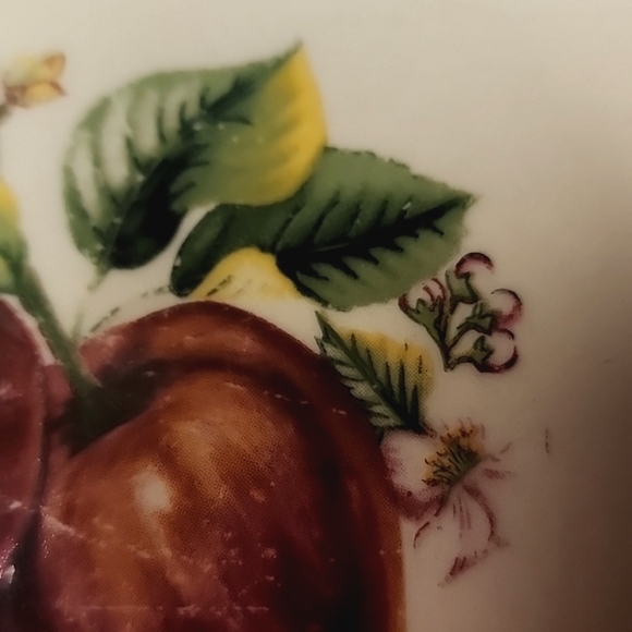 ☆Set of 4. Casuals by China Pearl. Apple Pattern with Green Rim. Salad Plates.☆ - Picture 6 of 10